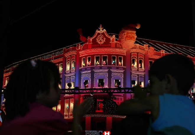 Crianças admiram show de 2009 | 