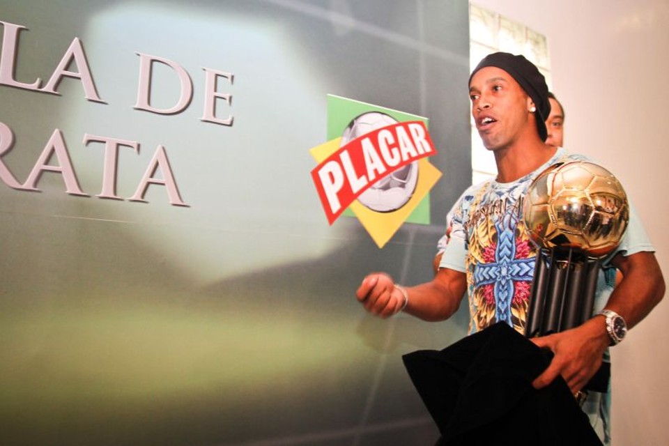 Ronaldinho Gaúcho tem prêmio duplo