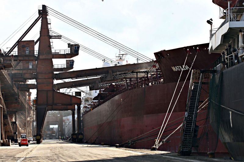 Para conselho, práticos não têm culpa por atrasos nos portos | Felipe Rosa/ Gazeta do Povo