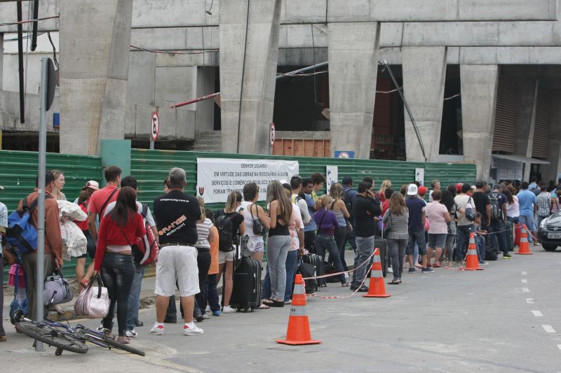 Movimento e obras causaram confusão neste sábado na rodoviária de Curitiba | Ivonaldo Alexandre/Agência de Notícias Gazeta do Povo
