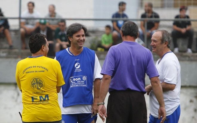 Caio Junior e Levir Culpi participaram da partida amistosa |