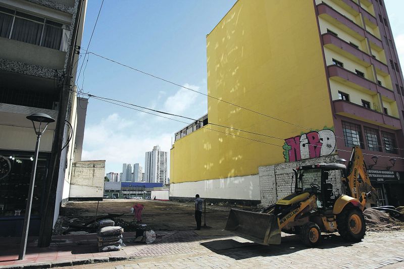 Terreno onde será o Green Center, da Thá: em 2013, construtoras apostam em lançamentos mais planejados, em áreas pouco exploradas | Jonathan Campos/ Gazeta do Povo