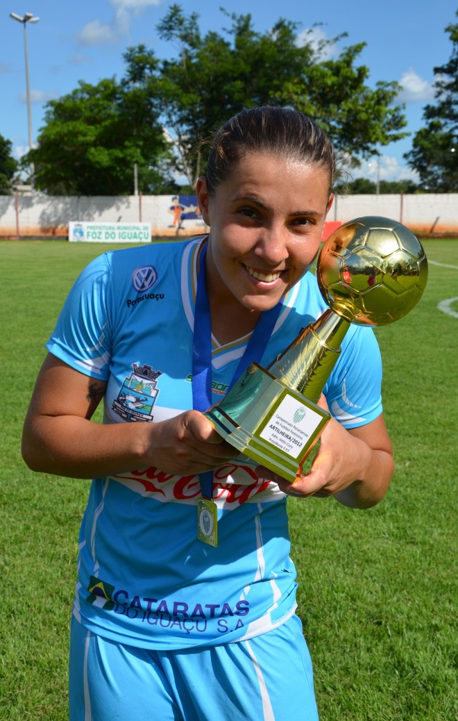 Daiane Moretti, artilheira do paranaense, com nove gols na competição | 