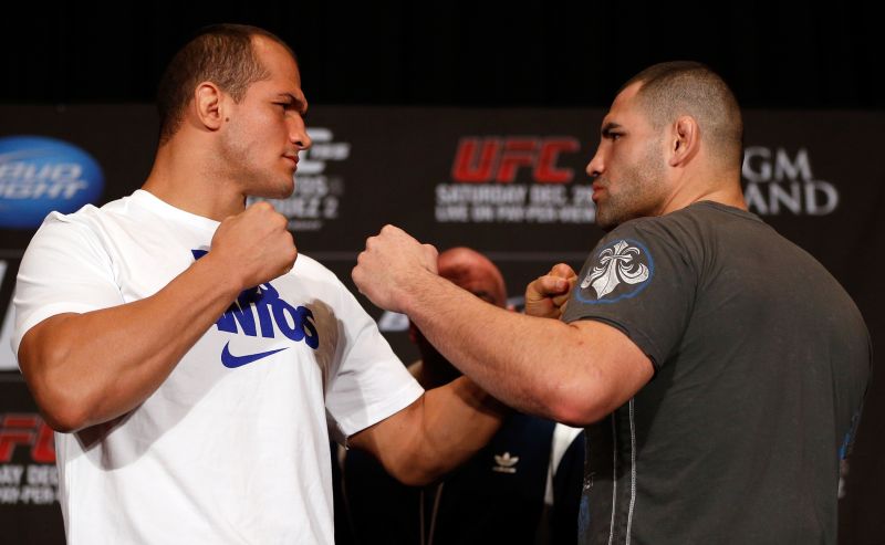 Júnior Cigano e Cain Velásquez se encontraram em coletiva | Divulgação / UFC