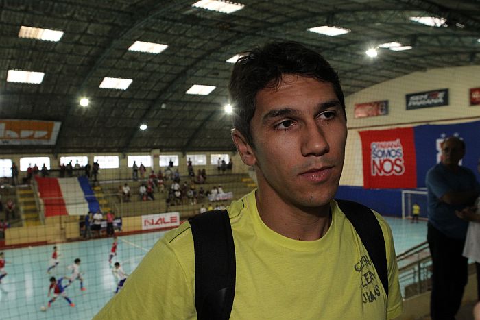 Lúcio Flávio, uma das revelações do futsal tricolor: para o meia, Paraná deveria manter a base e o adulto no salão | Marcelo Elias / Gazeta do Povo