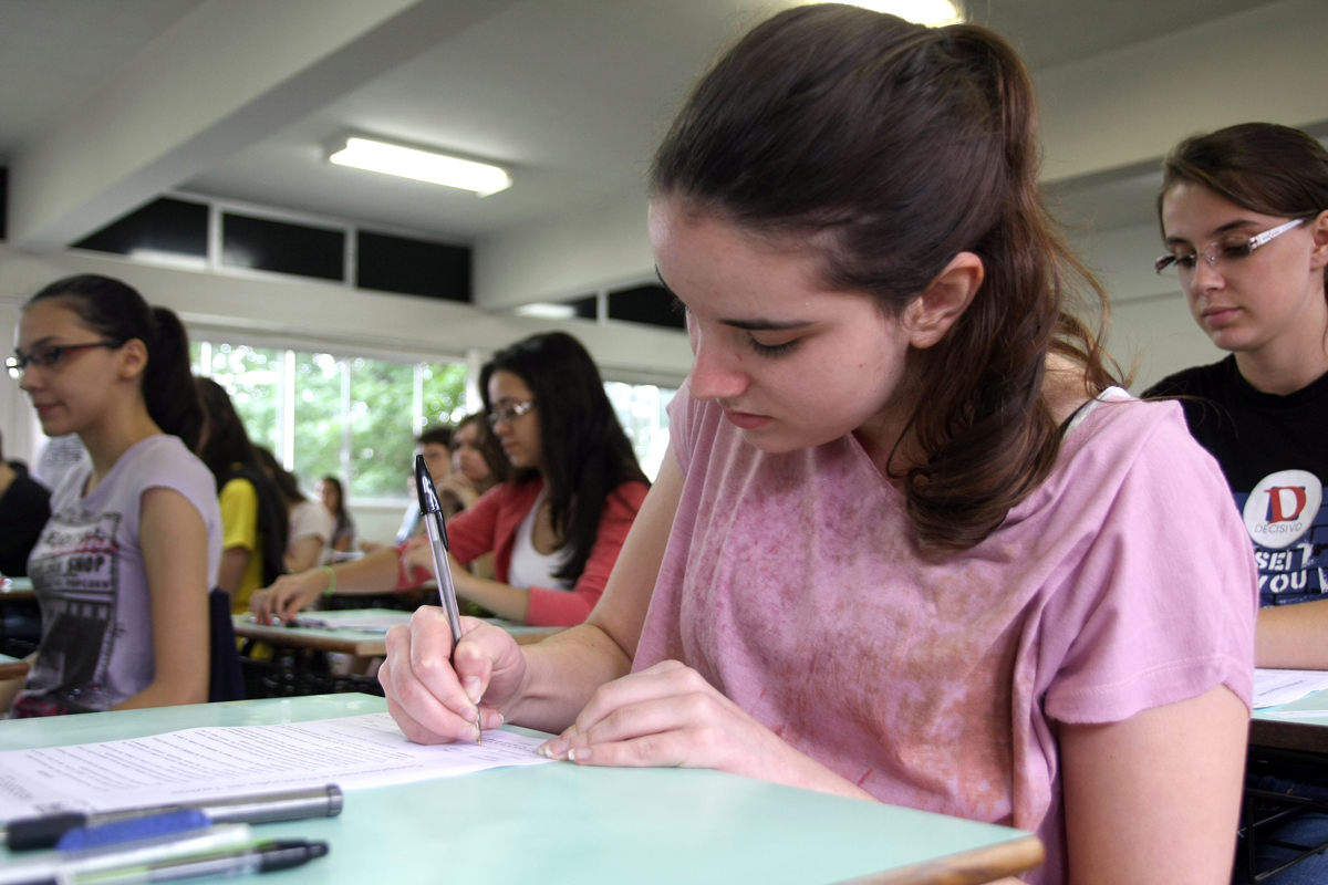 Cerca de 10 mil candidatos fizeram as provas específicas nesta segunda (10) | André Rodrigues / Gazeta do Povo