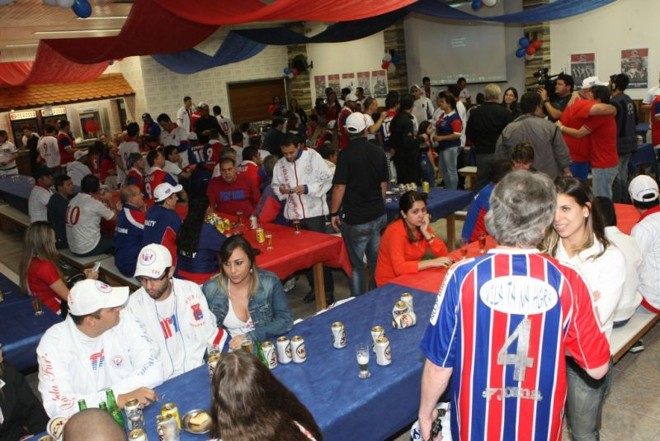 Jantar lembrou os 20 anos da conquista e contou com personagens da campanha | 