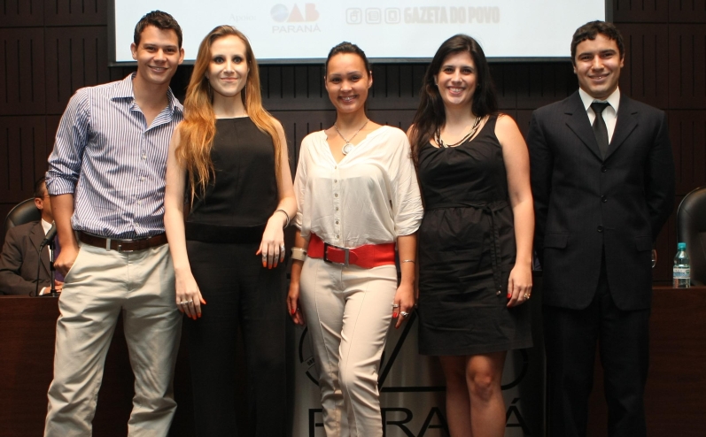 Premiados: Guilherme Zraik, Helen Hartmann, Sofia de Paula, Luiza Furiatti e Valdomiro Czaikowski Filho | Aniele Nascimento/ Gazeta do Povo