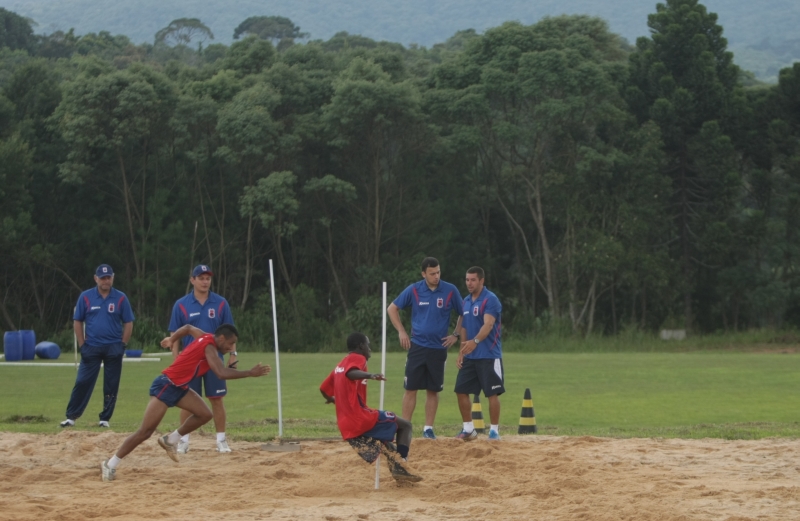 Os paranistas querem arrancar para 2013 no Estadual | Aniele Nascimento/Gazeta do Povo