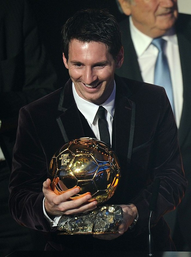 Messi com a Bola de Ouro de melhor jogador de 2011 |