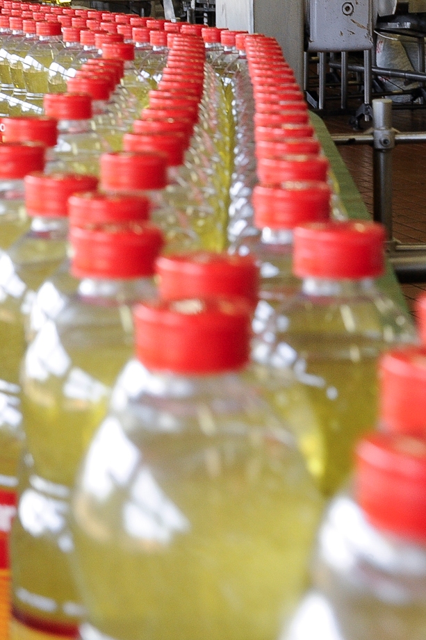 Empresa diz que manterá em funcionamento as duas indústrias do Paraná. |