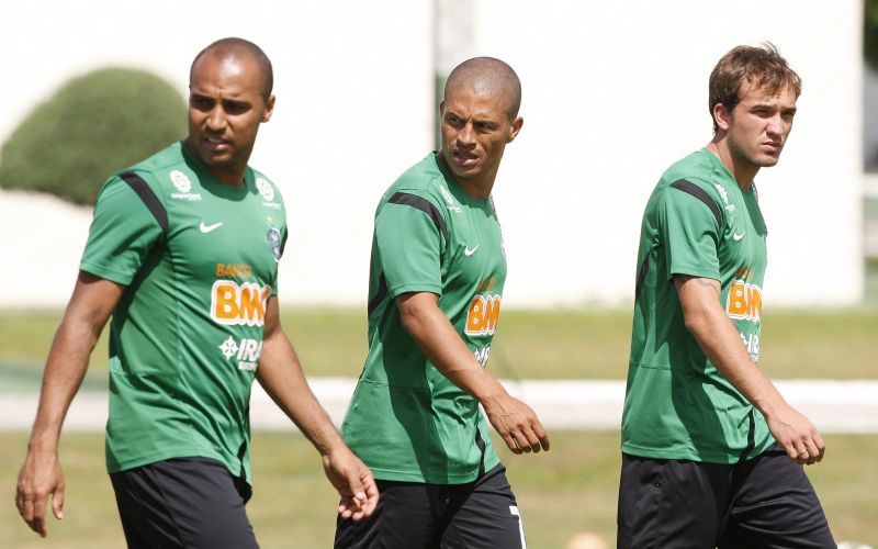 Alex (meio) é a única contratação confirmada pelo Coxa para 2013 | Hugo Harada / Gazeta do Povo