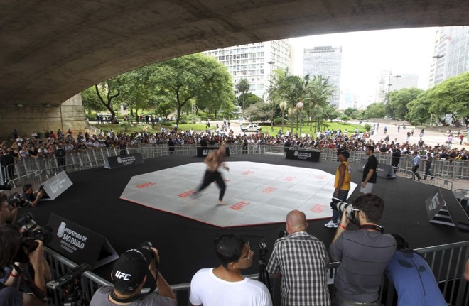 Treino aberto levou cerca de 300 pessoas ao Parque Anhangabaú |