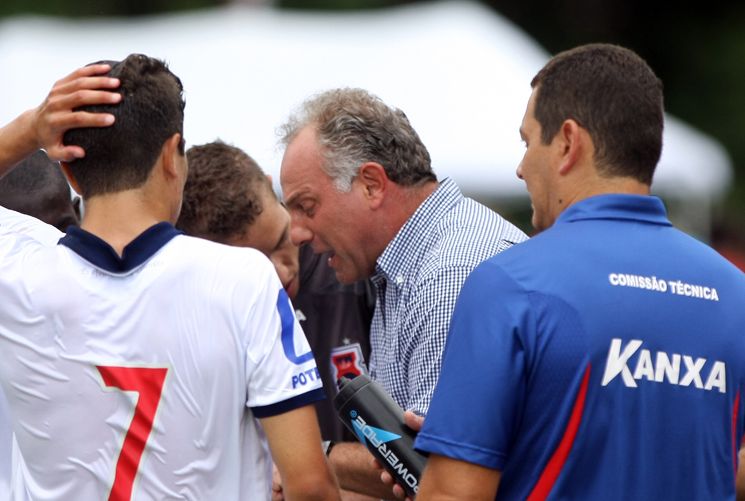 Toninho Cecílio elogiou o início de ano da defesa paranista | André Rodrigues/Gazeta do Povo