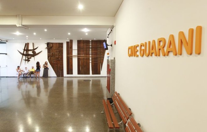 Cine Guarani- Reaberta em junho de 2012, a sala que integra o Centro Cultural do Portão segue como a única opção de cinema público fora do centro da cidade. A programação deve valorizar a produção local e nacional. |