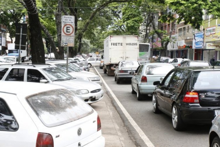 O tempo máximo permitido para estacionamento do veículo em uma mesma vaga do EstaR é de duas horas | Divulgação / Prefeitura de Maringá