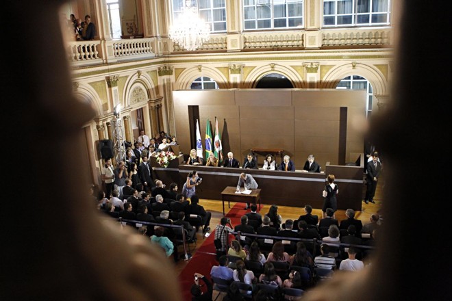 Vereadores assinam o termo de posse | 