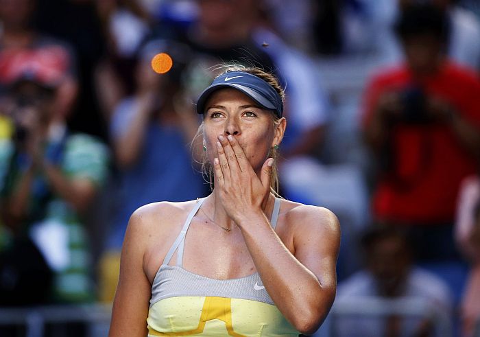 Maria Sharapova comemora vitória diante da japonesa Misaki Doi no Aberto da Austrália | Reuters