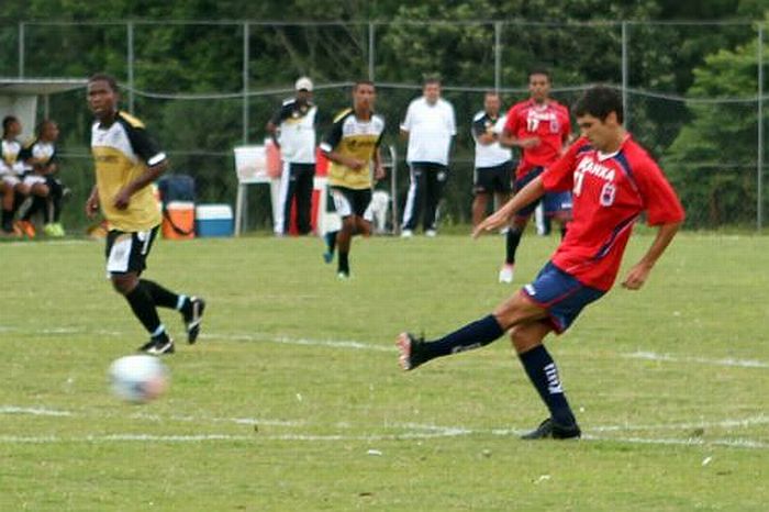 Capitão Lucio Flavio na vitória do Paraná no jogo-treino com o Operário no CT do Ninho da Gralha | Divulgação Paraná