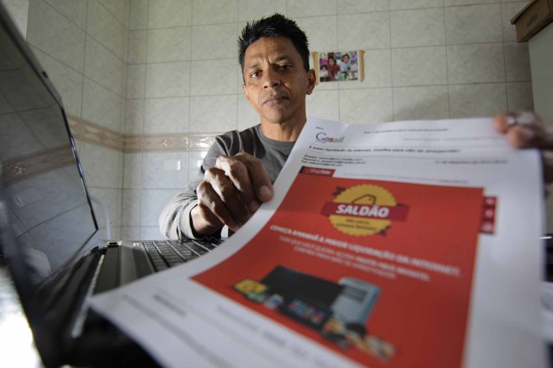 Almeida comprou dois notebooks por R$ 379 cada: Como era uma queima de estoque, acreditei no valor e fiz a compra | Ivonaldo Alexandre/ Gazeta do Povo