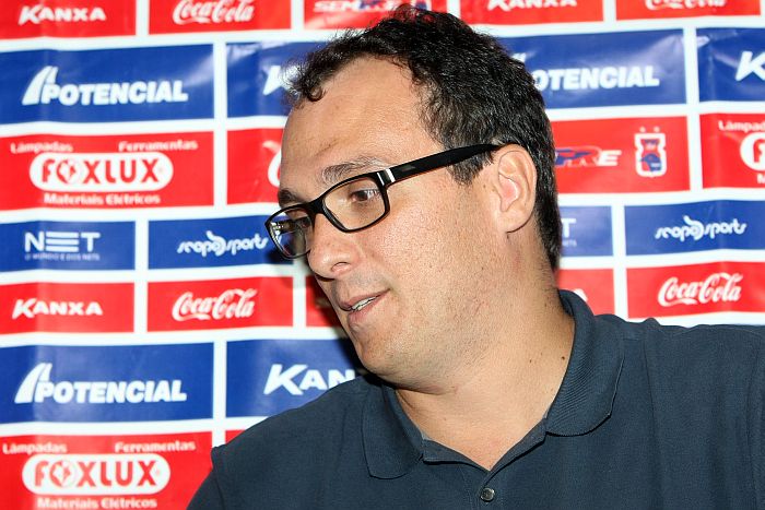 Segundo o gerente de futebol do Paraná, é o clube quem decide o destino dos jogadores | Henry Milleo / Gazeta do Povo