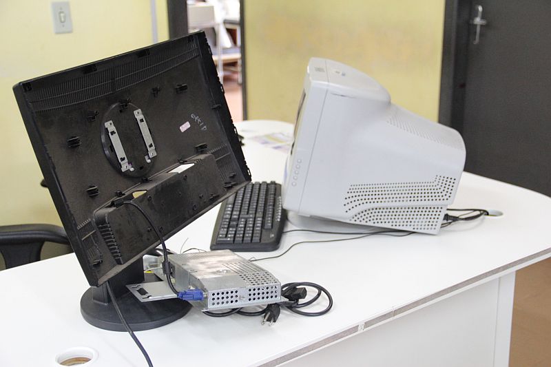 Monitores foram danificados na Unidade de Saúde Salvador Allende, no Bairro Novo, após acesso de fúria do paciente | Manolo Ramires/Arquivo pessoal