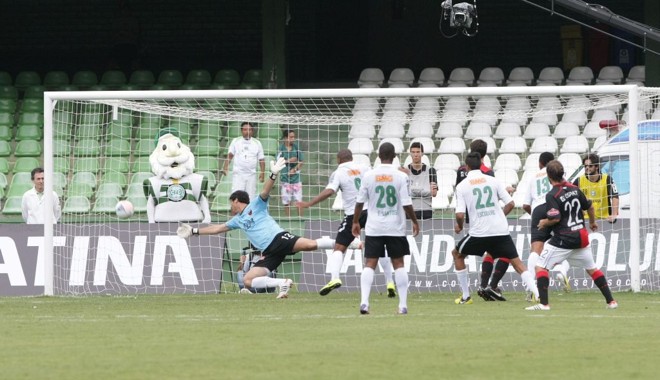 Lance do gol de Deivid no fim do jogo |