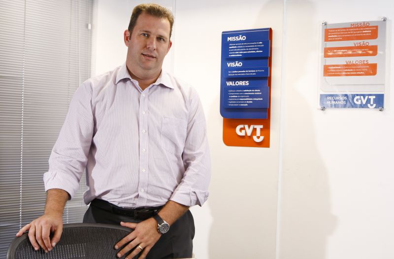 Adriano Silva Araujo, diretor de RH da GVT, aposta em ferramentas como o Linkedin e o Facebook | Hugo Harada/ Gazeta do Povo