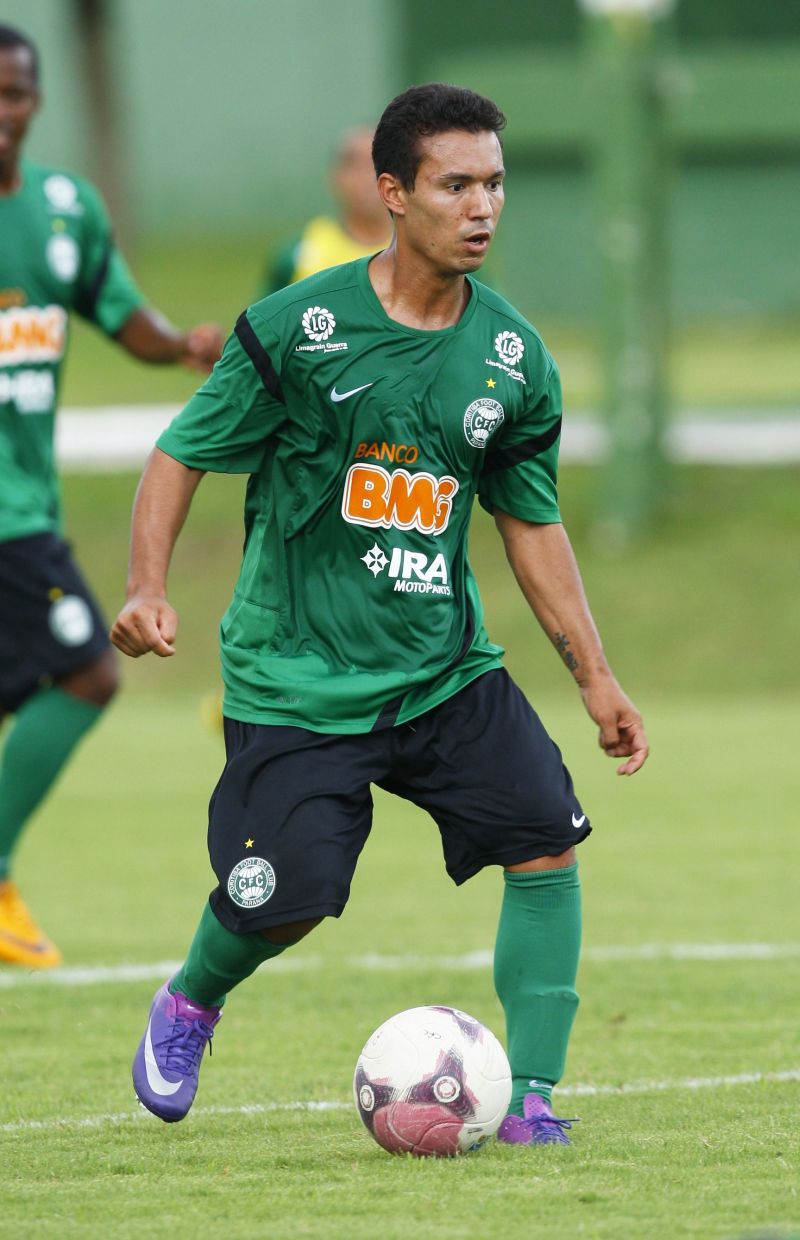 Djair espera ter continuidade para se firmar no Coritiba | Daniel Castellano/ Gazeta do Povo