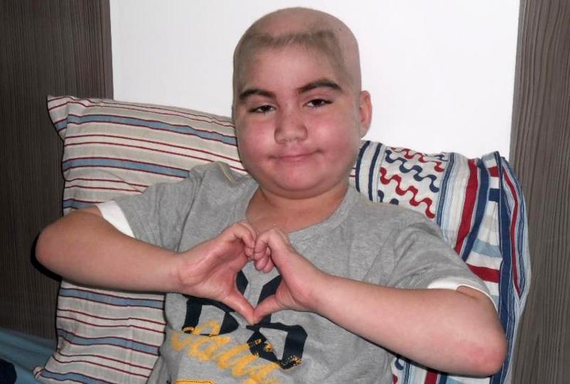 Após o transplante de medula, Bombeirinho ganhou cerca de 5 quilos e ficou inchado por causa dos remédios | Arquivo familiar / Ana Paula Stevam