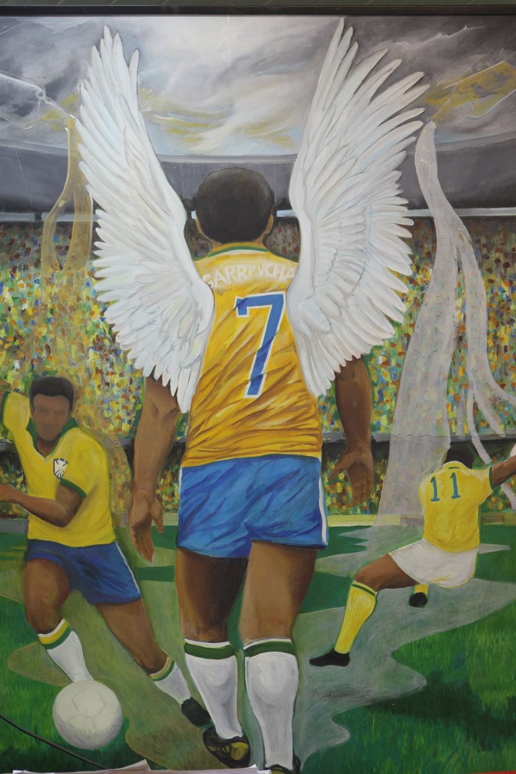 Asas do Anjo das Pernas Tortas estampam quadro no bar O Torto | Ivonaldo Alexandre/Gazeta do Povo