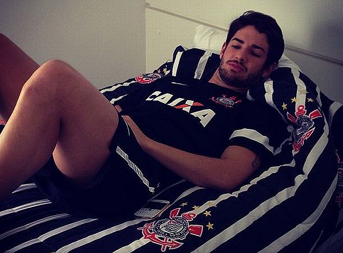 Pato passou a quinta-feira fazendo exames médicos no CT do Corinthians | Reprodução Instagram