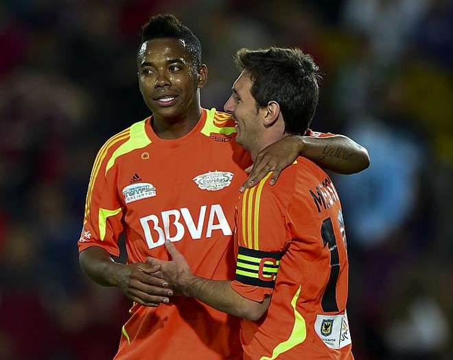 Messi e Robinho em jogo beneficente na Colômbia em junho de 2012 |