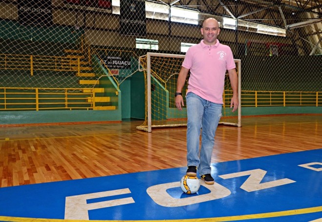 Anderson Andrade, campeão mundial de futsal em 2000, espera pagar dívida pessoal com Foz |