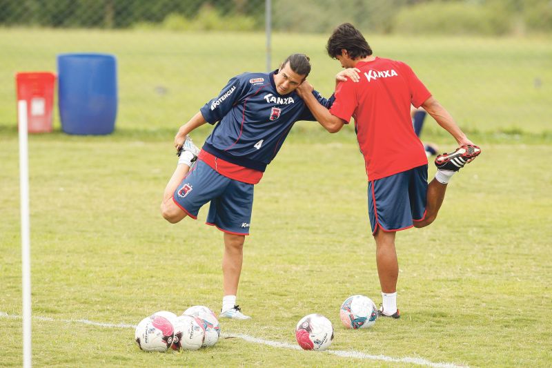 JJ Morales e Gabriel Marques: duas das novas opções para o técnico Toninho Cecílio no Tricolor | Antonio More/ Gazeta do Povo