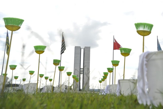 Gramado em frente ao Congresso foi o palco do protesto |