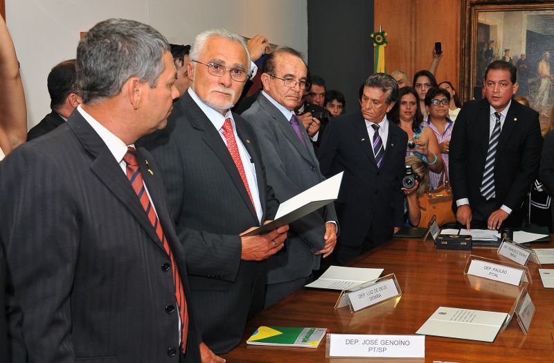 Genoino (ao centro): mandato em defesa dos governos do PT | Rodolfo Stuckert/ Ag. Câmara