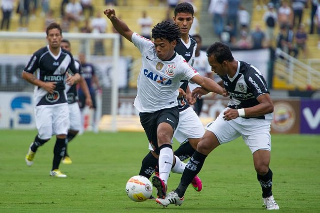 Romarinho passou em branco na derrota do Corinthians para a Ponte Preta | Marcelo Machado de Melo / Folhapress
