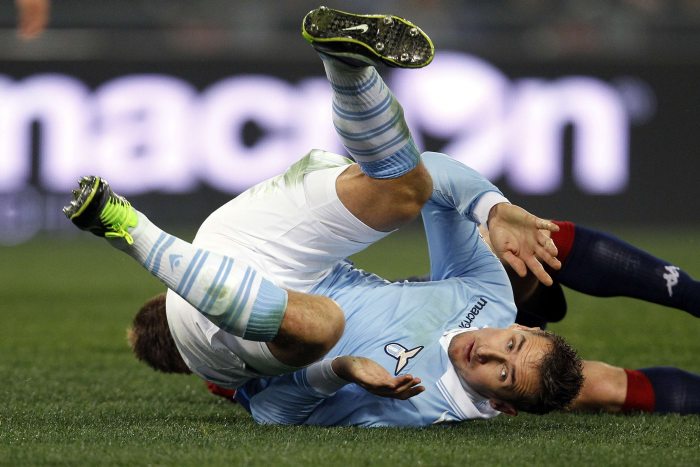 Penalidade máxima duvidosa no alemão Klose determinou virada da Lazio sobre o Cagliari | Giampiero Sposito / Reuters