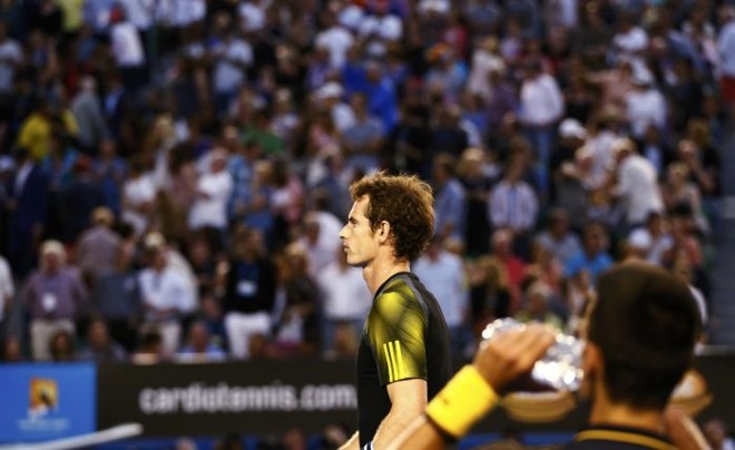 Partida entre o britânico Andy Murray e o sérvio Novak Djokovic, que conquistou o tricampeonato no Aberto da Austrália |