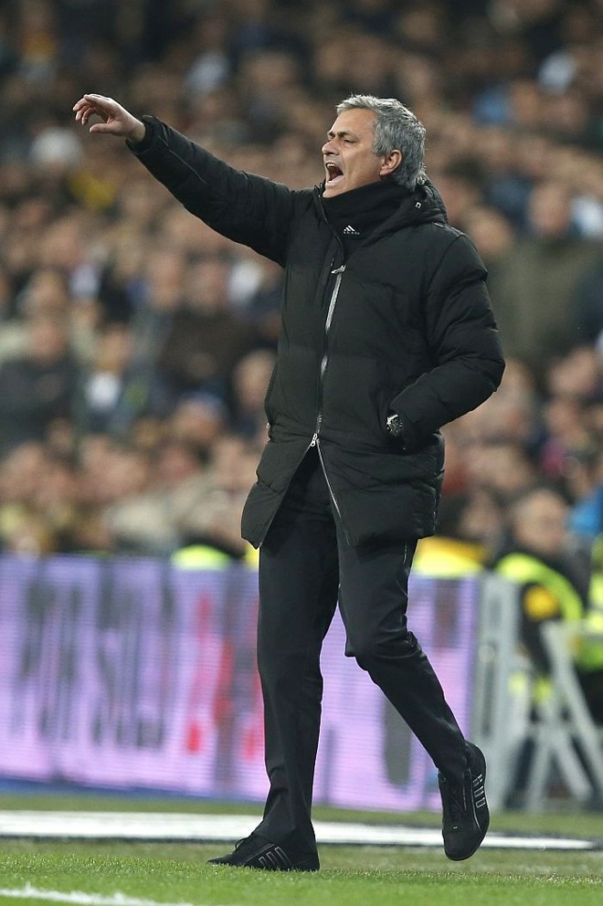 José Mourinho orienta o Real Madrid no empate com o Barcelona | 