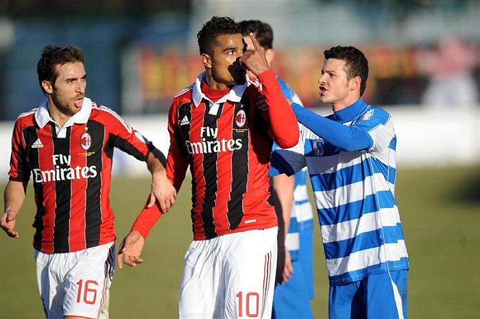 Atletas do Milan deixaram o campo após ofensas racistas da torcida adversária a Boateng | EFE