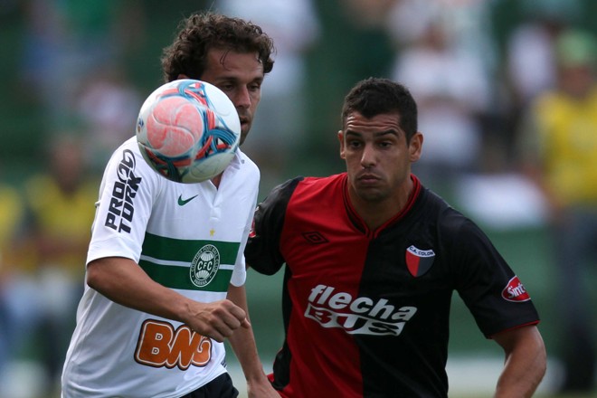Lincoln não fez boa partida neste sábado |