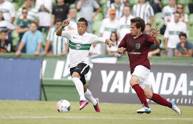 Rafinha puxa o ataque do Coritiba contra o J.Malucelli |