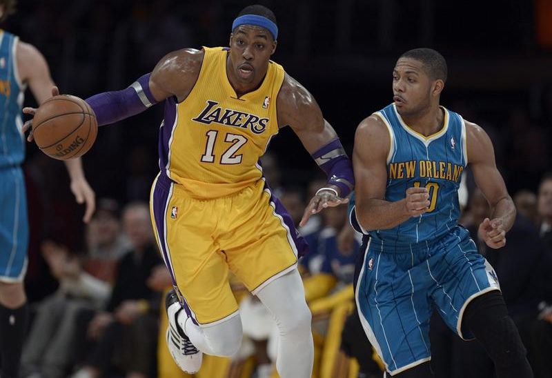 Dwight Howard foi o cestinha na vitória do Lakers sobre o Hornets | EFE