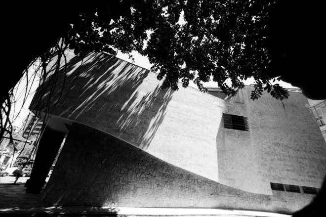 A Reitoria da UFPR sombreada | 