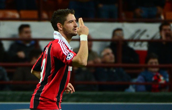 Pato teria prometido retorno ao Milan em um ano e meio | AFP