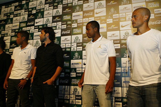 Coritiba apresentou os remanescentes por posição, como os meias, liderados por Alex |