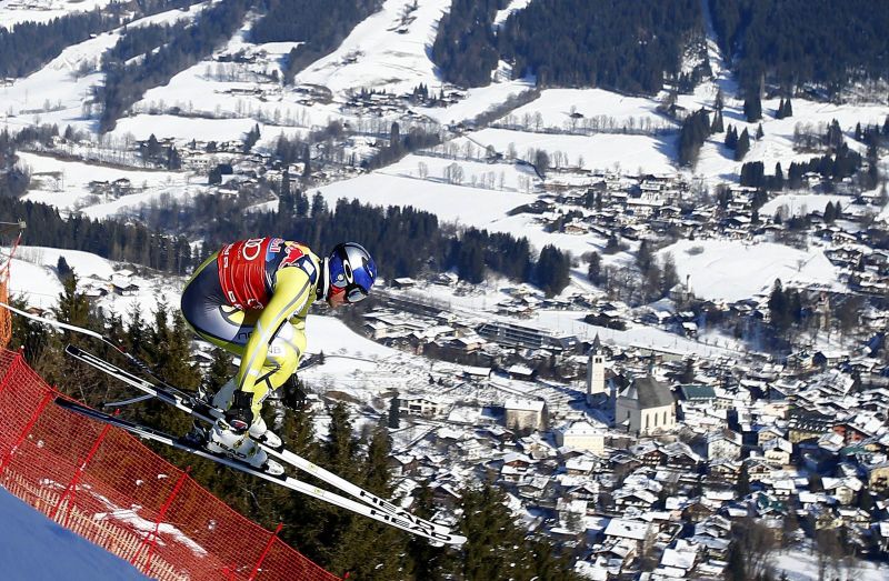 O esquiador norueguês Aksel Lund Svindal durante treinos para o mundial de ski na Áustria | REUTERS/ Dominic Ebenbichler