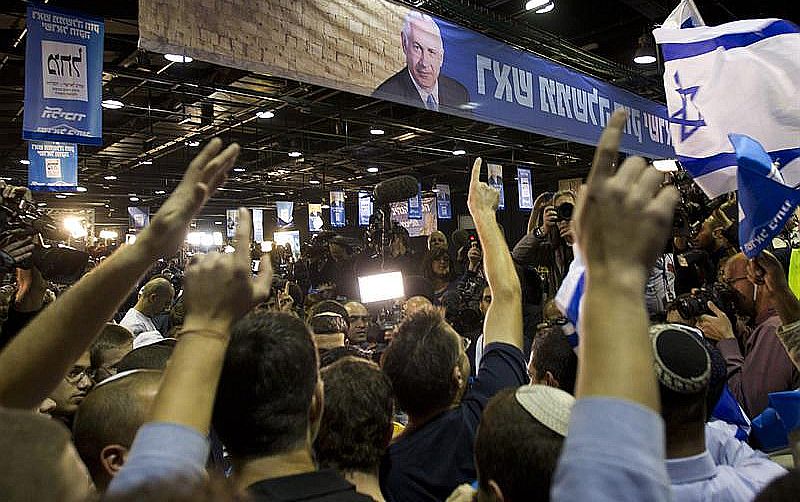 Seguidores do partido Likud comemoram boca de urna que aponta para vitória de Netanyahu | EFE/JIM HOLLANDER